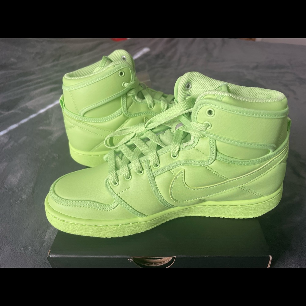 Billie Eilish X Women’s Nike Air Jordan 1 KO ‘Volt’